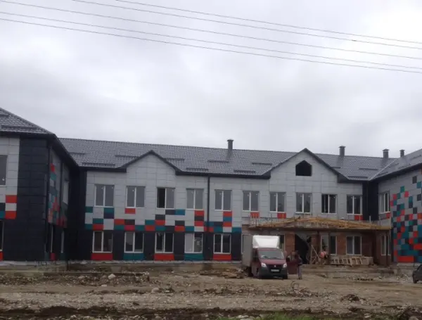 Деревенская школа в Жемтала